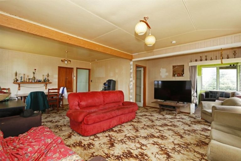 Photo of property in 74 Domett Street, Opunake, 4616