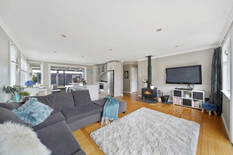 Photo of property in 115 Waihoehoe Road, Drury, 2113