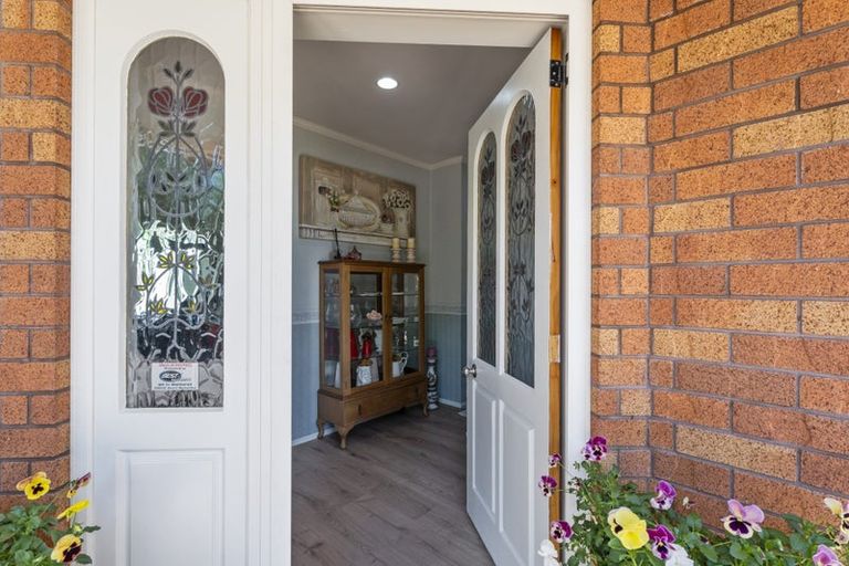 Photo of property in 35 Cromwell Drive, Fitzroy, Hamilton, 3206