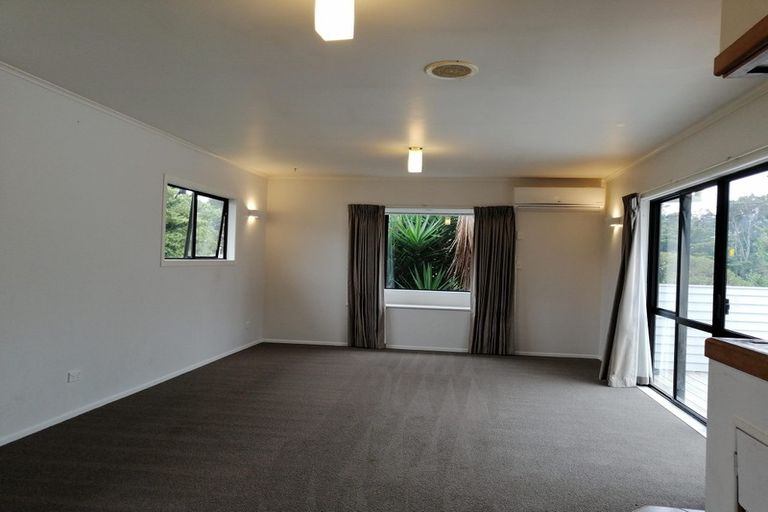 Photo of property in 71 Godley Road, Green Bay, Auckland, 0604
