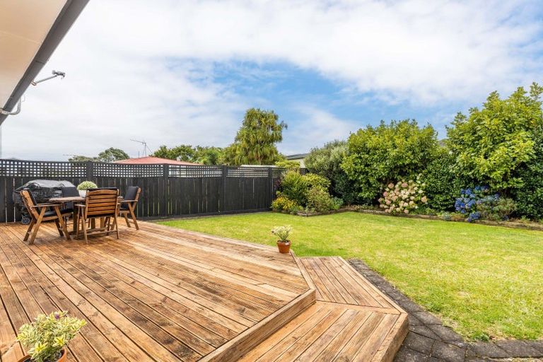 Photo of property in 15a Naumai Place, Spotswood, New Plymouth, 4310
