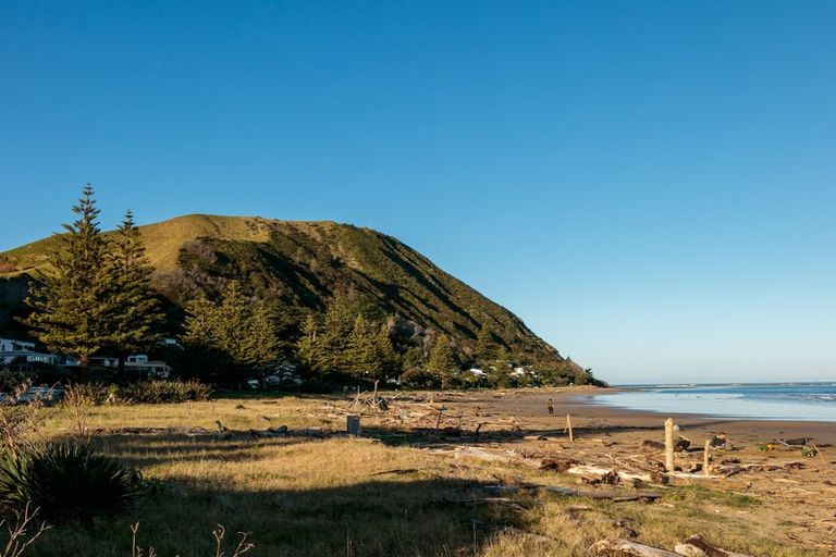 Photo of property in 6 Makorori Beach Road, Makorori, Gisborne, 4073