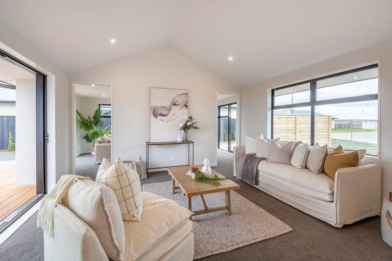 Photo of property in 12 Harrison Drive, Tikipunga, 0112