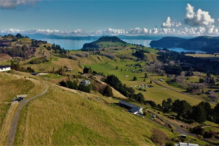 Photo of property in 40 Trig Hill, Acacia Bay, Taupo, 3385