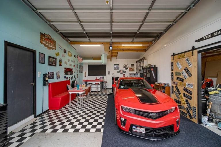 Photo of property in 11 Whitcombe Place, Darfield, 7571