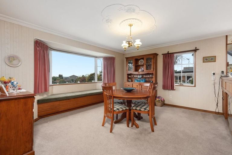 Photo of property in 16 Randell Place, Te Puke, 3119