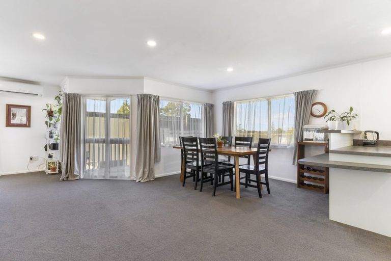 Photo of property in 16a Kokiri Street, Te Atatu South, Auckland, 0610