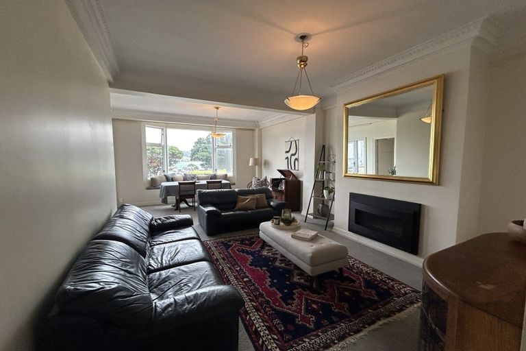 Photo of property in 1/154 Oriental Parade, Oriental Bay, Wellington, 6011