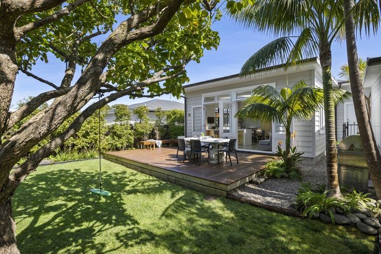 Photo of property in 37 Abbotsford Terrace, Devonport, Auckland, 0624