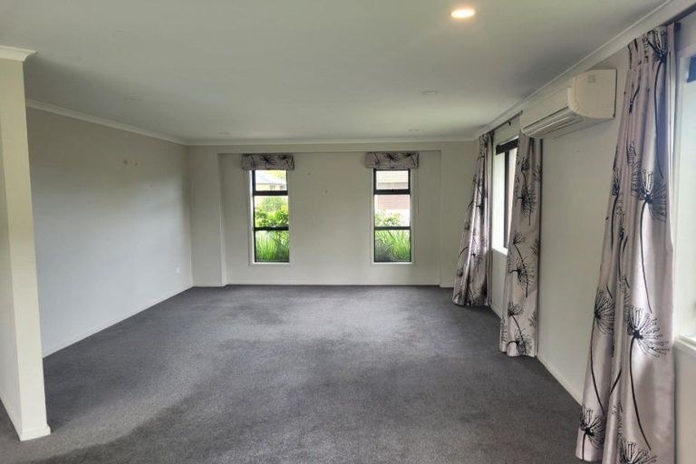 Photo of property in 40 Magnolia Drive, Westown, New Plymouth, 4310