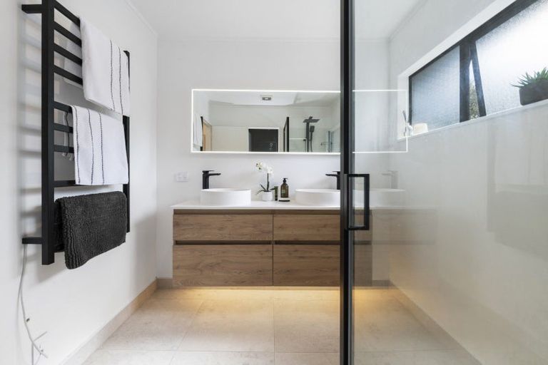 Photo of property in 7/1 Valley Road, Northcote, Auckland, 0626