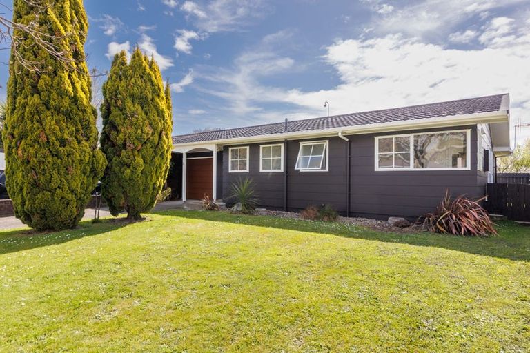 Photo of property in 5 Westhaven Grove, Takaro, Palmerston North, 4412