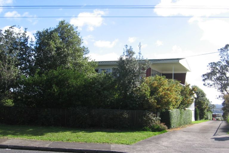 Photo of property in 58 Meadowvale Rise, Titirangi, Auckland, 0604
