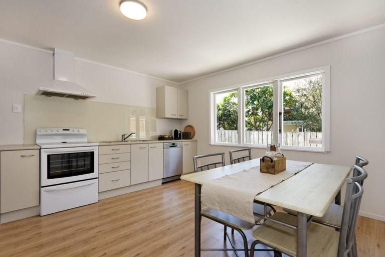 Photo of property in 1/93 Hobsonville Road, West Harbour, Auckland, 0618