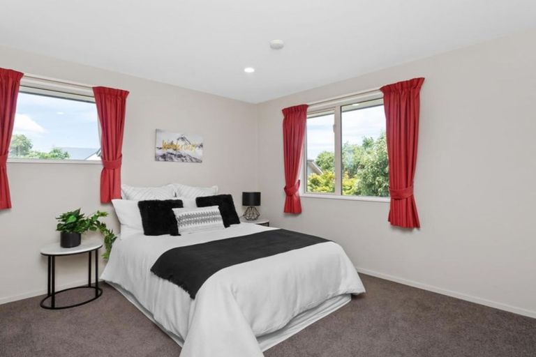Photo of property in 56 Blue Gum Place, New Brighton, Christchurch, 8083
