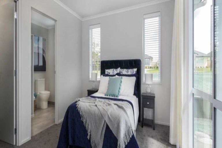 Photo of property in 41 Makete Crescent, Hobsonville, Auckland, 0618