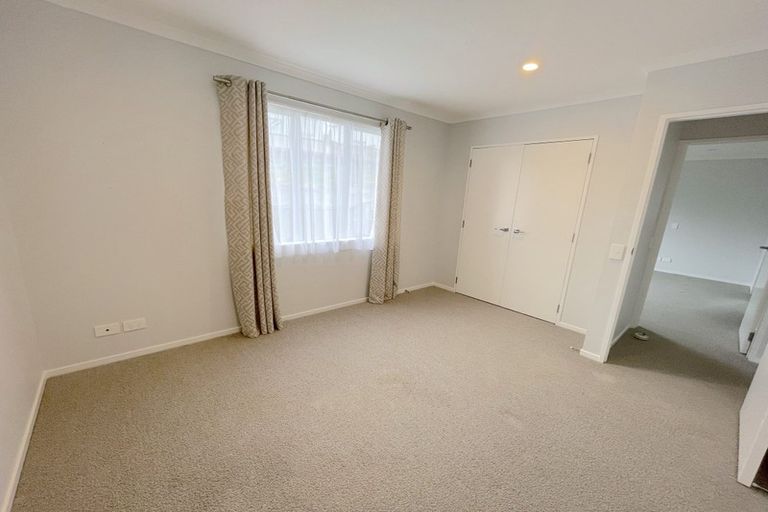 Photo of property in 74 Mackay Drive, Greenhithe, Auckland, 0632