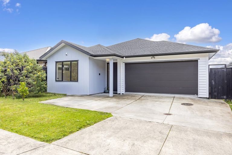 Photo of property in 89 Nobilo Road, Kumeu, 0810