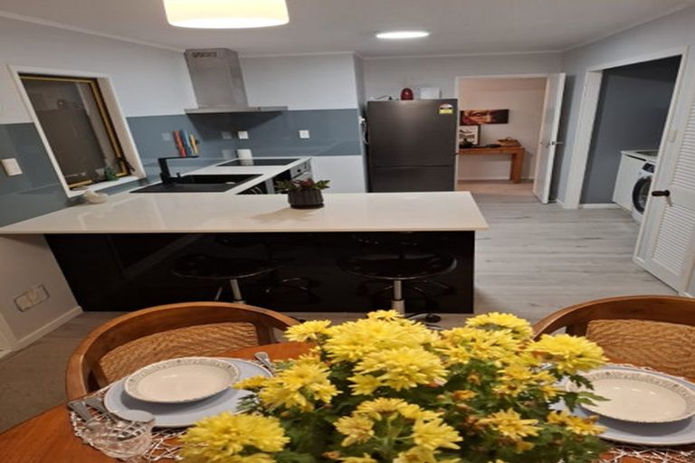 Photo of property in 1/64 Carlisle Road, Browns Bay, Auckland, 0630