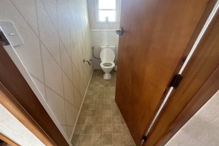 Photo of property in 88 Seymour Road, Sunnyvale, Auckland, 0612