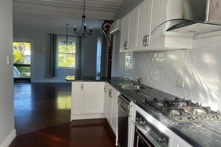 Photo of property in 15 Pomare Road, Russell, 0202