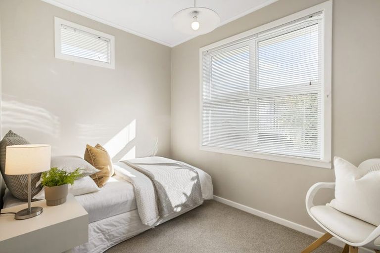 Photo of property in 107 Onewa Road, Northcote, Auckland, 0627