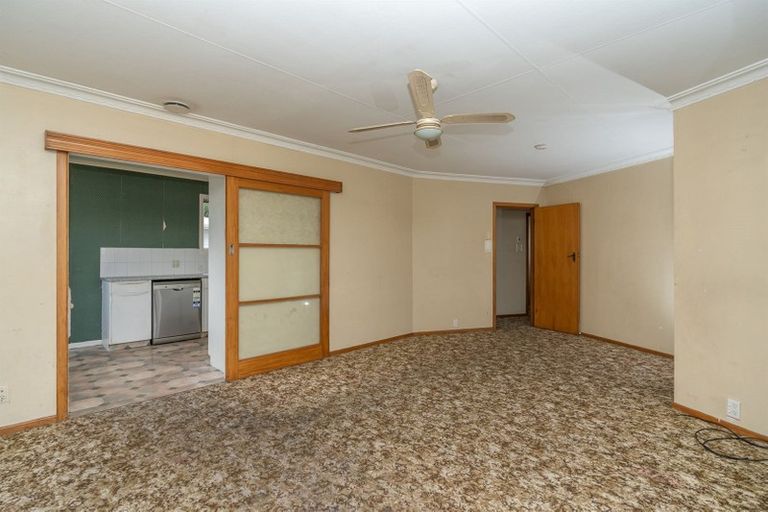 Photo of property in 77 Collins Road, Melville, Hamilton, 3206