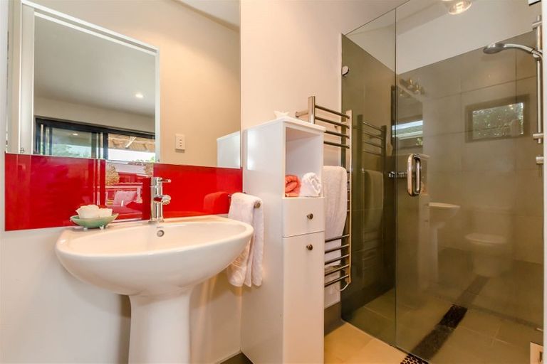 Photo of property in 26 Eruini Street, Waikanae Beach, Waikanae, 5036