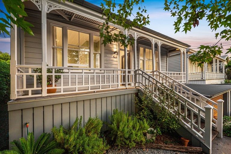 Photo of property in 10 High Street, Devonport, Auckland, 0624