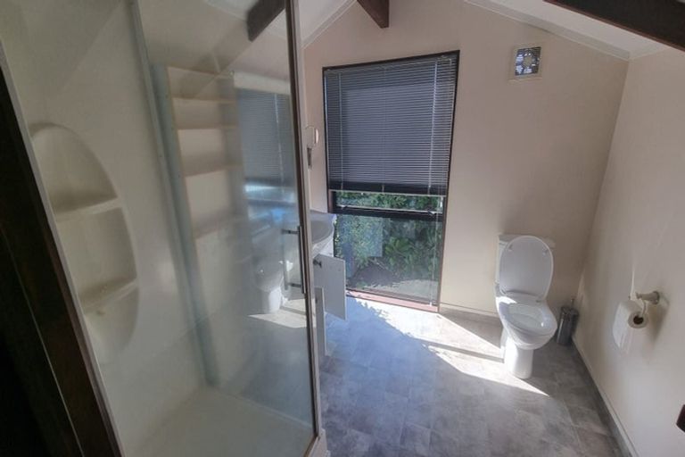 Photo of property in 3 Malters Place, Browns Bay, Auckland, 0630