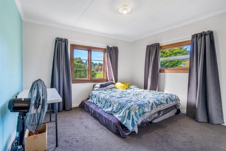 Photo of property in 12 Mccaughan Street, Browns, Winton, 9781