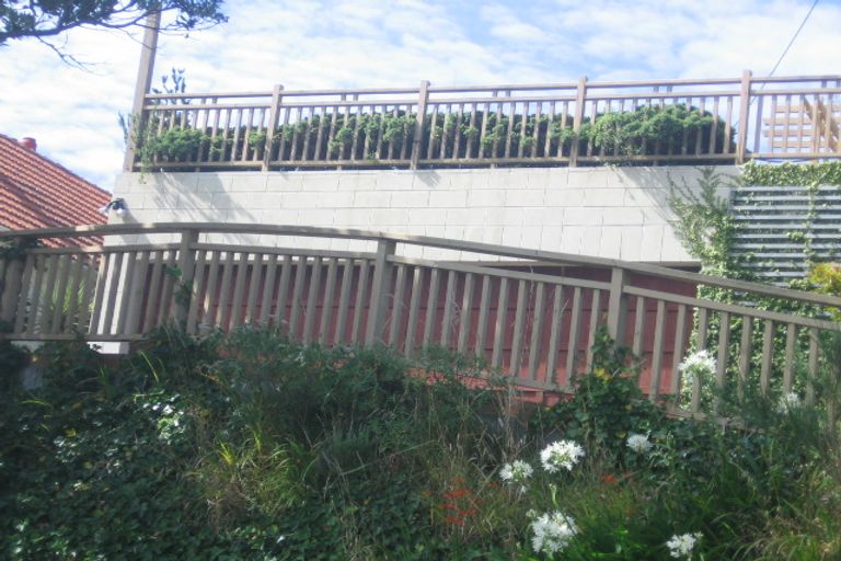 Photo of property in 49 Moana Road, Kelburn, Wellington, 6012