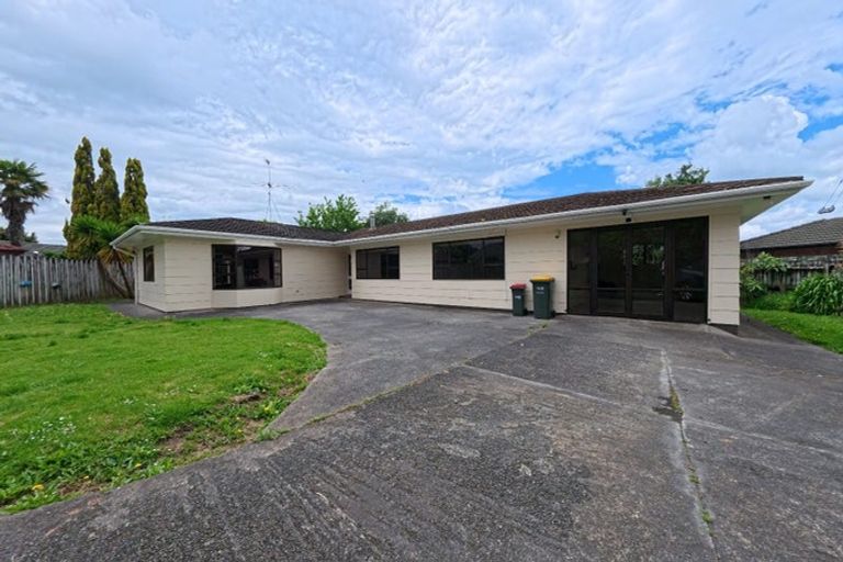 Photo of property in 591 Great South Road, Rosehill, Papakura, 2113