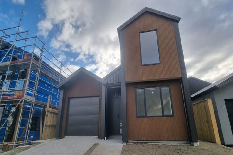 Photo of property in 16 Grain Close, Jacks Point, 9371