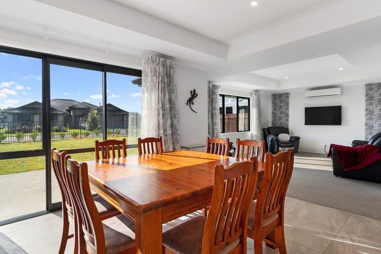 Photo of property in 15 Greystone Place, Omokoroa, 3114
