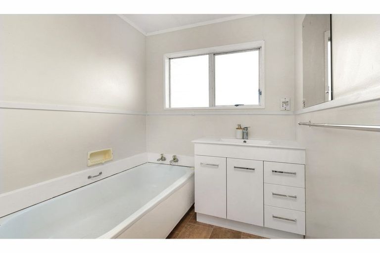 Photo of property in 12d Breckons Avenue, Nawton, Hamilton, 3200