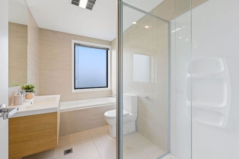 Photo of property in 26 Rauriki Lane, Rosehill, Papakura, 2113