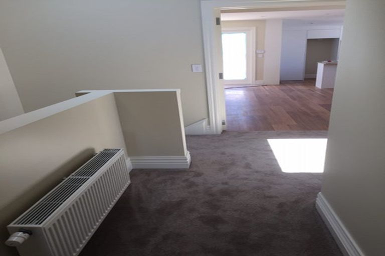 Photo of property in 40 Roxburgh Street, Mount Victoria, Wellington, 6011