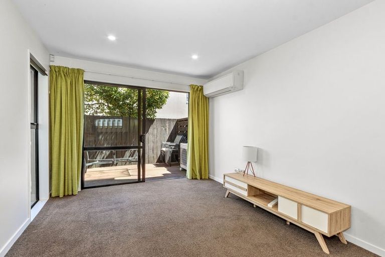 Photo of property in 2/250 Worcester Street, Christchurch Central, Christchurch, 8011