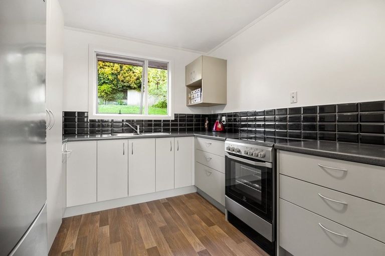 Photo of property in 26 Donovan Avenue, Massey, Auckland, 0614