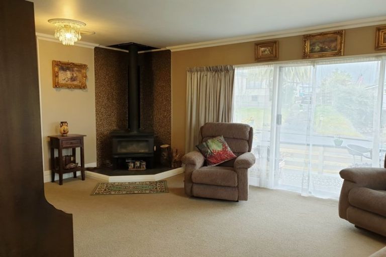 Photo of property in 2 Teal Place, Selwyn Heights, Rotorua, 3015