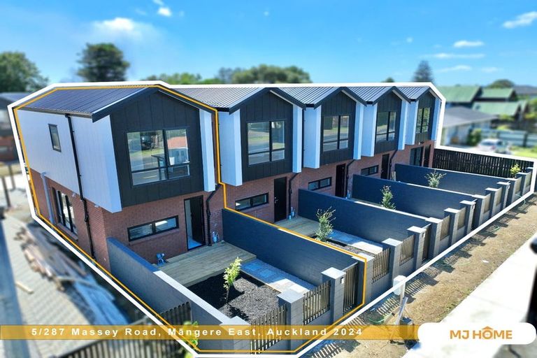 Photo of property in 5/287 Massey Road, Mangere East, Auckland, 2024