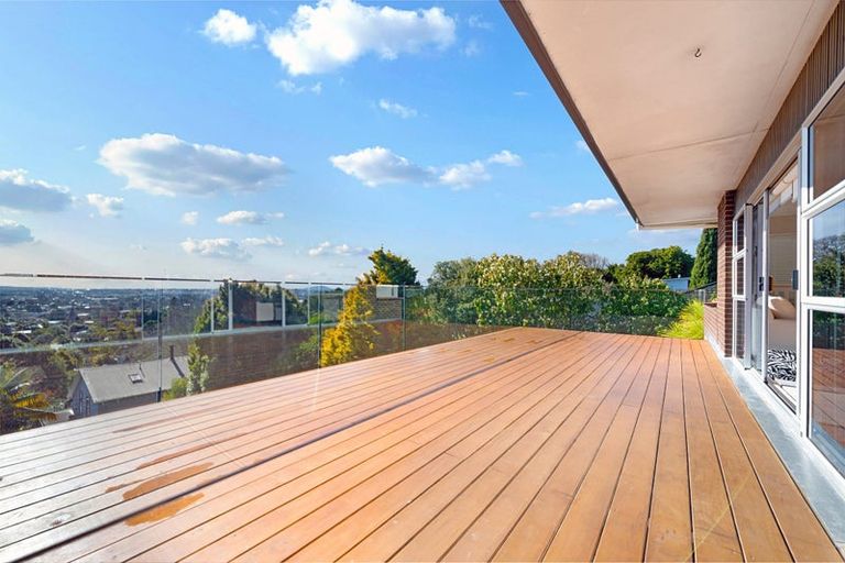 Photo of property in 229 Golf Road, Titirangi, Auckland, 0604