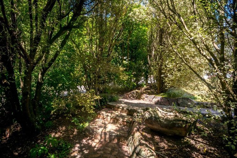 Photo of property in 18 Moana View Road, Waikawa, Picton, 7220