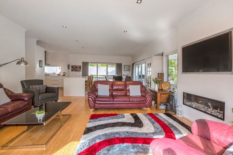 Photo of property in 9 Ships Cove, Whitby, Porirua, 5024