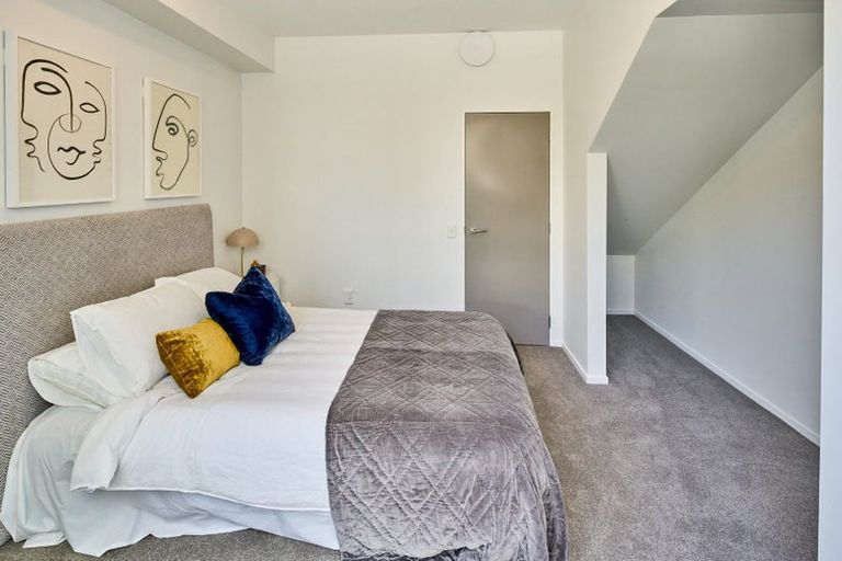 Photo of property in 35 Karo Drive, Te Aro, Wellington, 6011