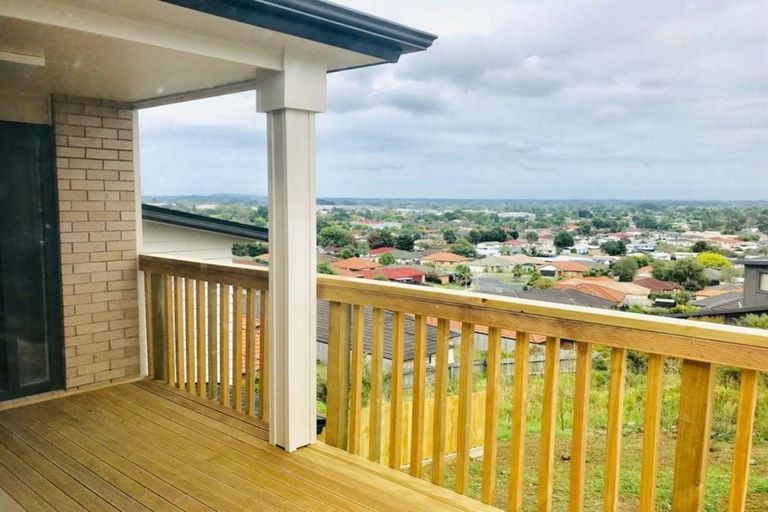Photo of property in 61 Kirikiri Drive, Papakura, 2110
