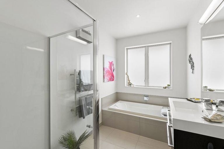 Photo of property in 165 Estuary Road, South New Brighton, Christchurch, 8062