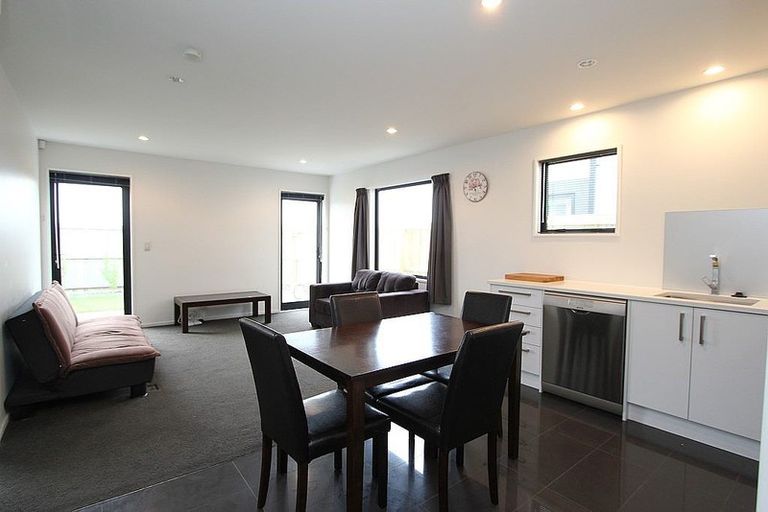 Photo of property in 77 Faringdon Boulevard, Rolleston, 7615