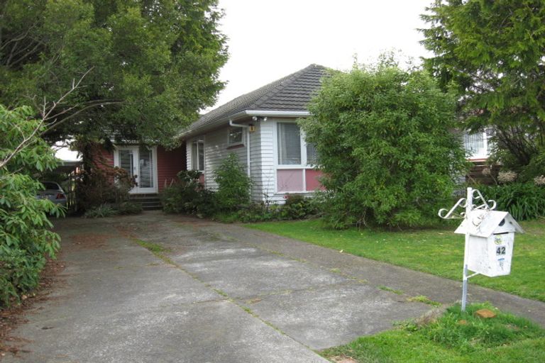 Photo of property in 42 Russell Road, Wainuiomata, Lower Hutt, 5014